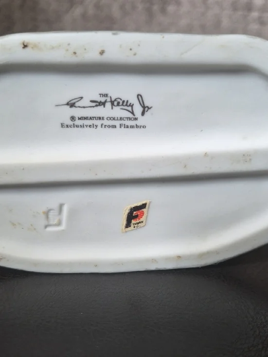 Emmett Kelly Jr. Weary Willy "Saturday Night" Porcelain Figurine - Picture 3 of 3